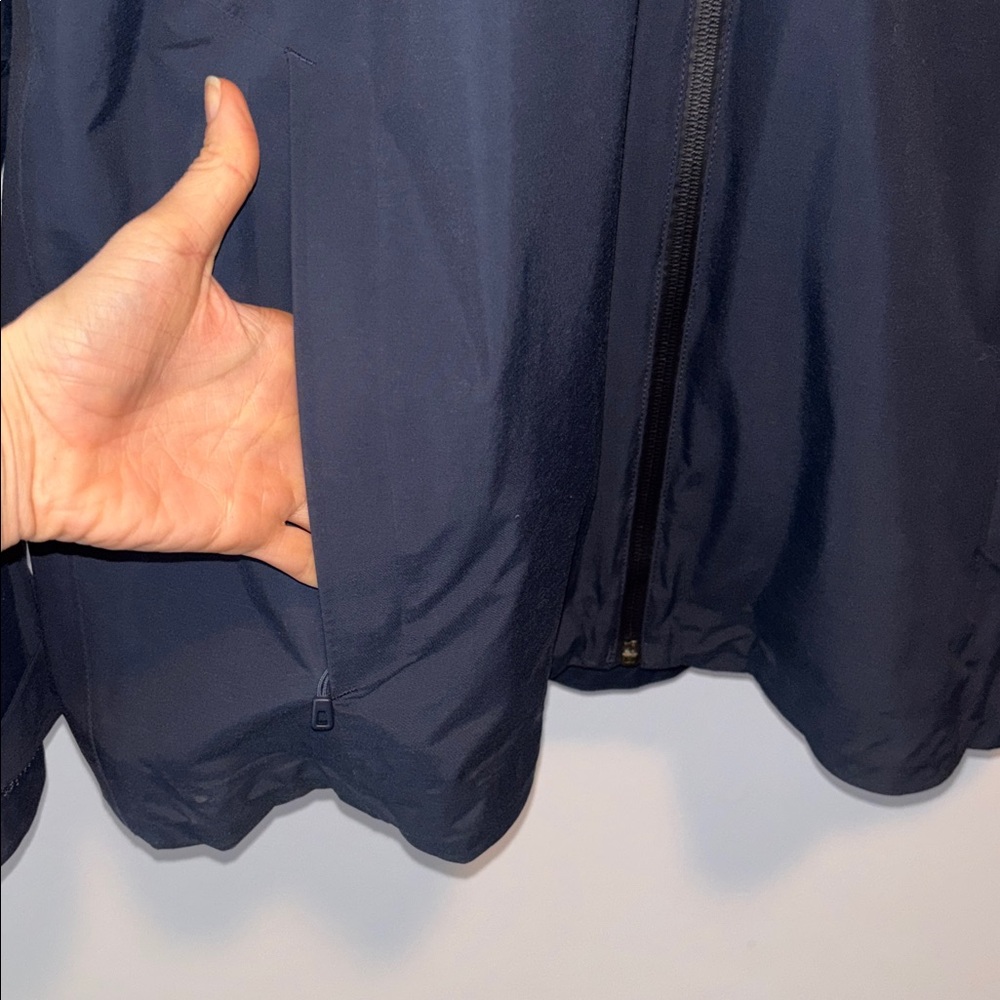 Patagonia - Men's Navy Hooded Rain Jacket sz L - Picture 5 of 8